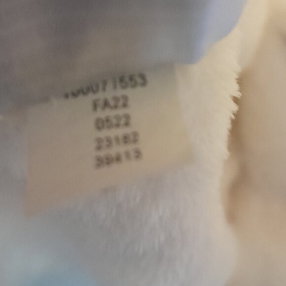 Macy's Charter Club Cozy Plush Wrap Wearable Poncho Shawl Blanket with Pockets - Picture 8 of 10